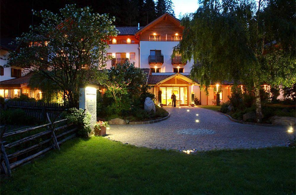Hotel Bad Schoergau Sarentino Buitenkant foto